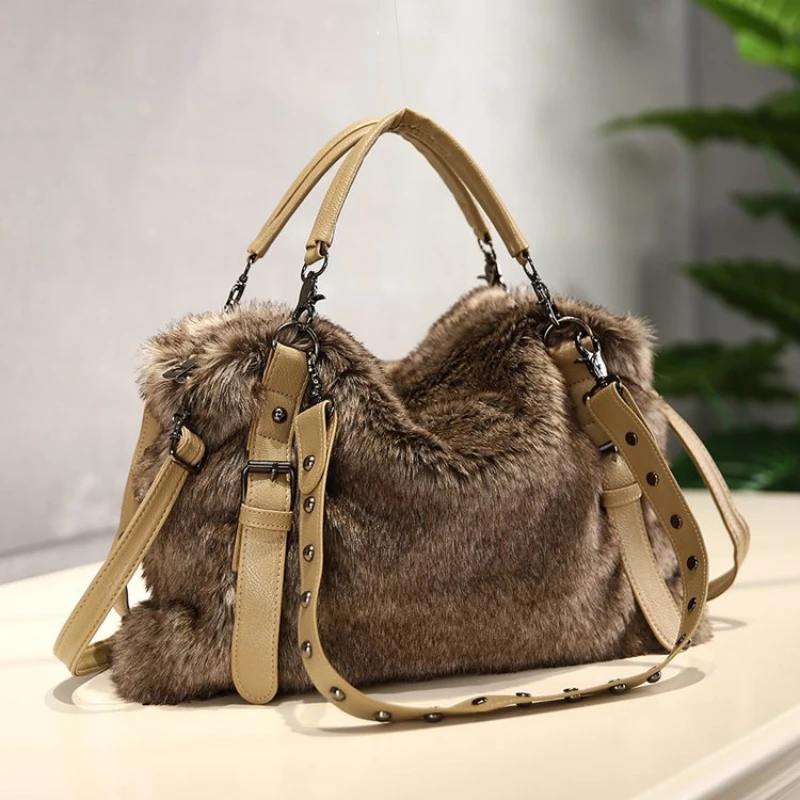 Woolen Velvet Women Trendy Ver - Women Bags Guess ulasan dan harga