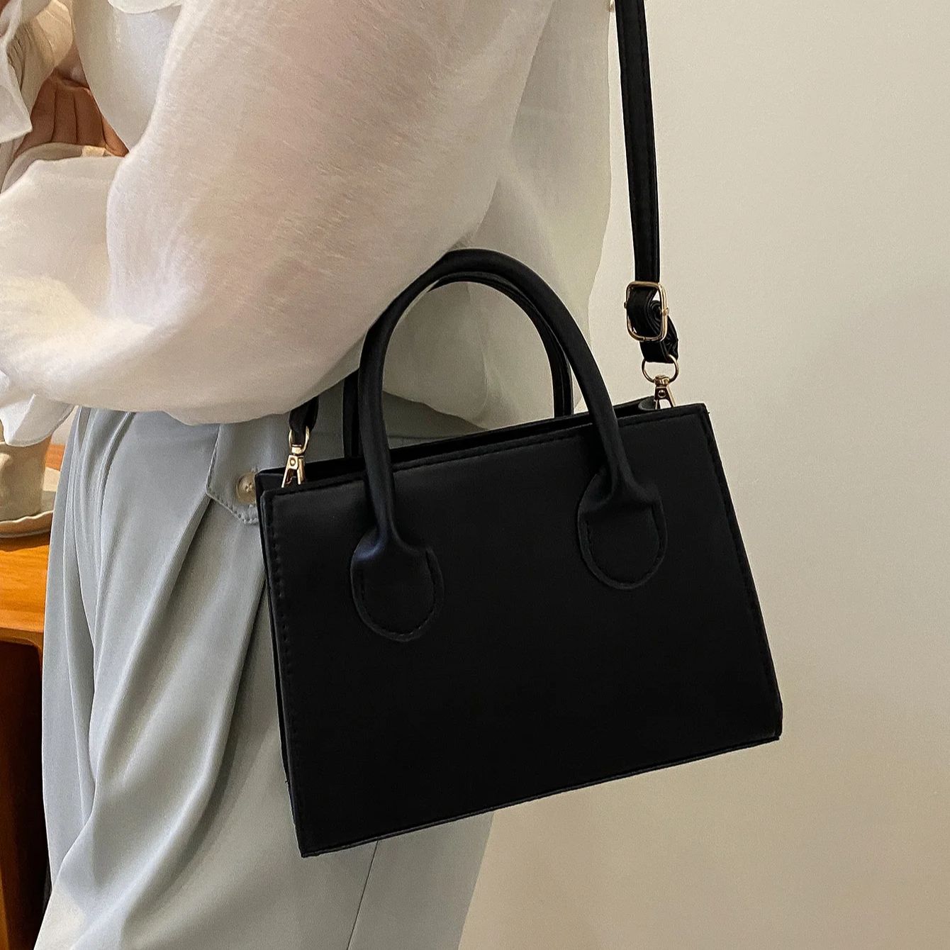 PU Leather Casual Crossbody Ba - Women Bags Guess ulasan dan harga