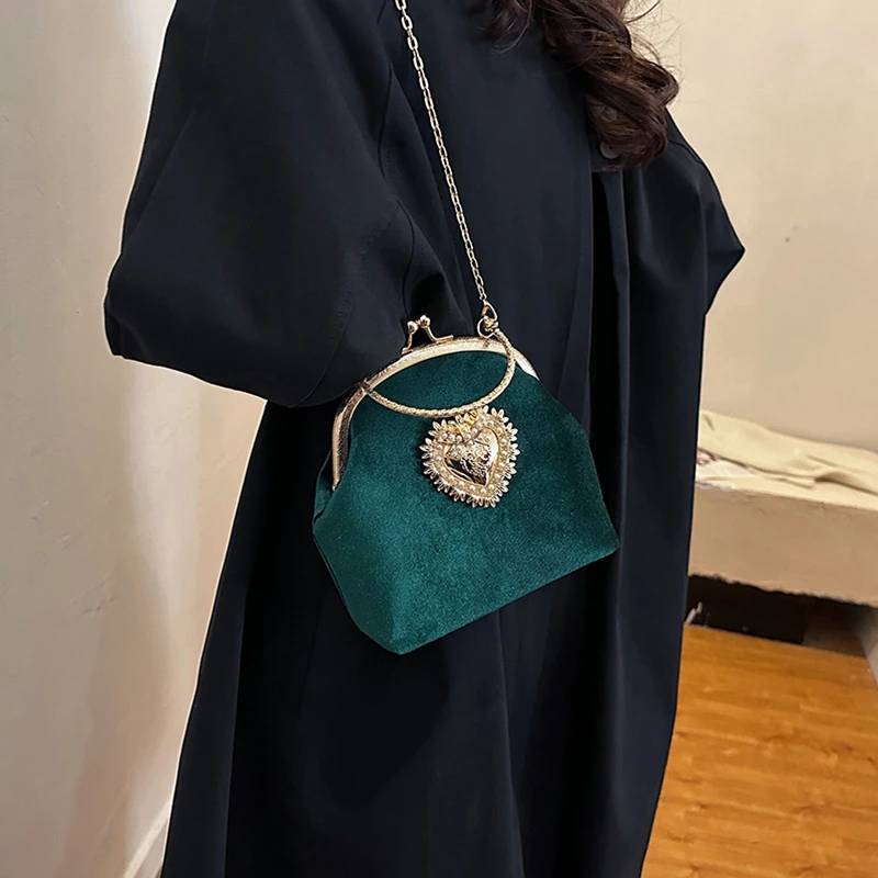 Chains Velvet Frame Heart Dinn - Women Bags For Sale ulasan dan harga