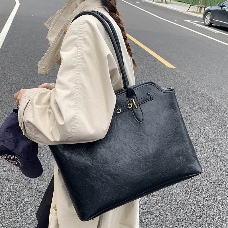 LEFTSIDE Big PU Leather Short  - Women Bags For Airport ulasan dan harga
